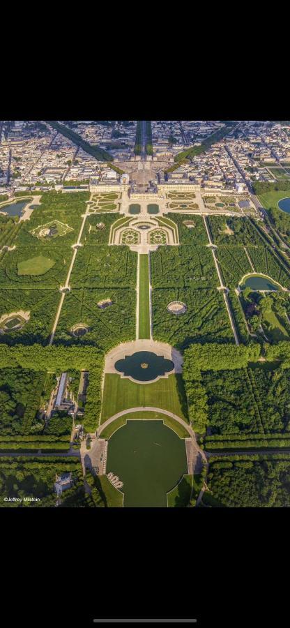 Апартаменты Le Petit Trianon, Parc Du Chateau Версаль Экстерьер фото